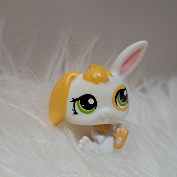 Littlest Pet Shop | #1417 Yellow And White Long Ear Bunny Green Eyes LPS - Picture 2 of 8